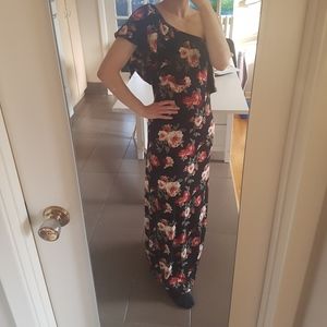 Floral off-shoulder maxi dress